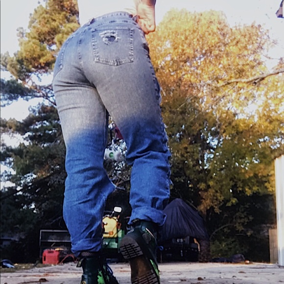 MOM JEANS! - Picture 2 of 4